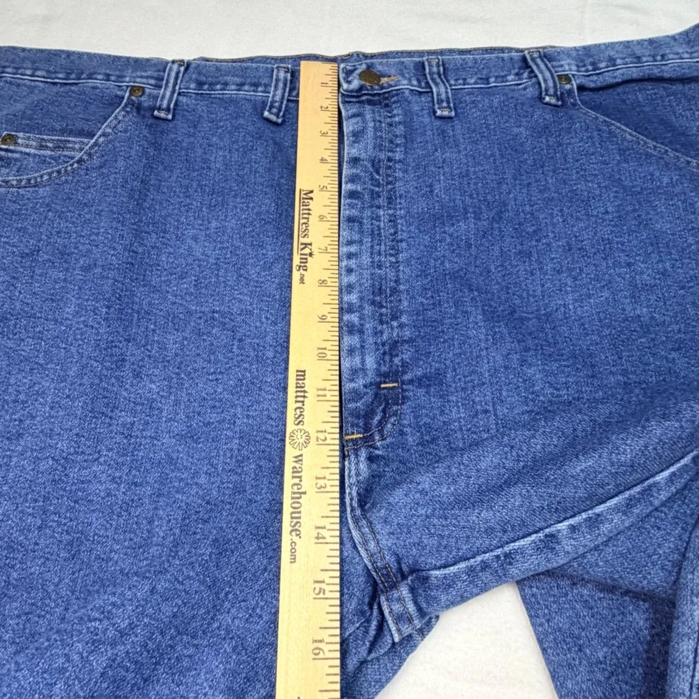 Wrangler Rugged Wear Jeans Mens 46x28 Blue Straight Leg Denim Pants